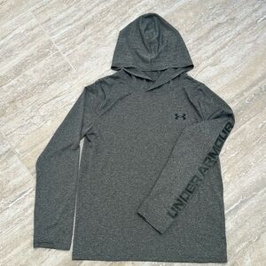 NWOT Under Armour gray heathered hoodie – youth large